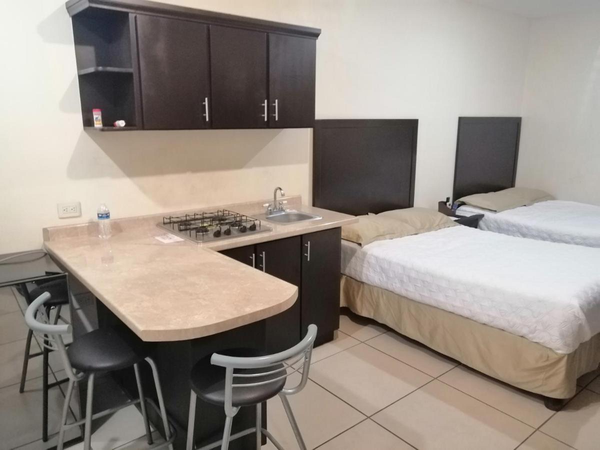 Hgen Rooms & Suites Los Mochis Exterior photo
