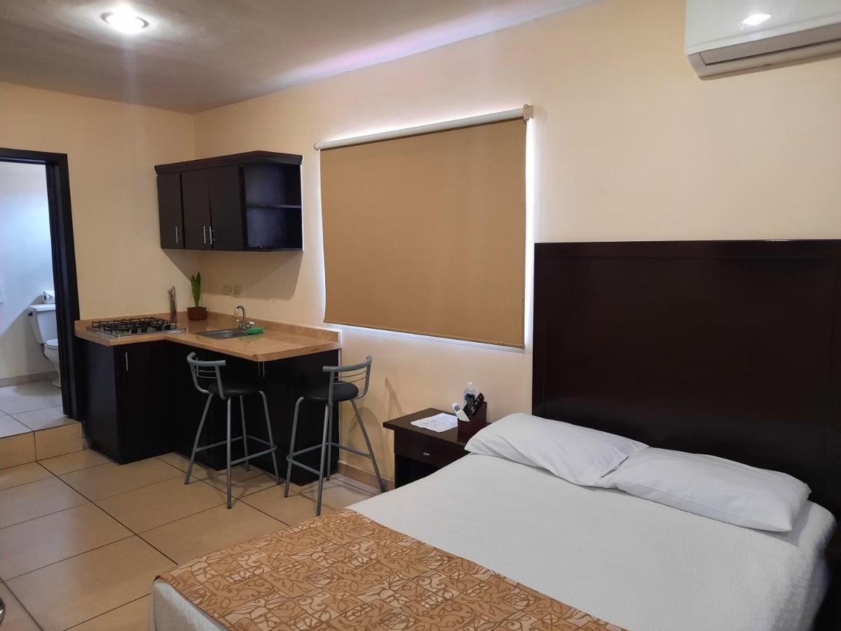 Hgen Rooms & Suites Los Mochis Exterior photo