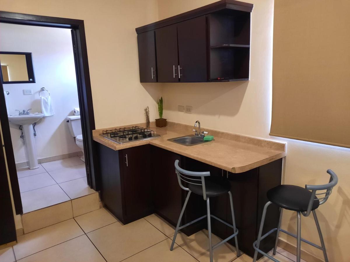 Hgen Rooms & Suites Los Mochis Exterior photo