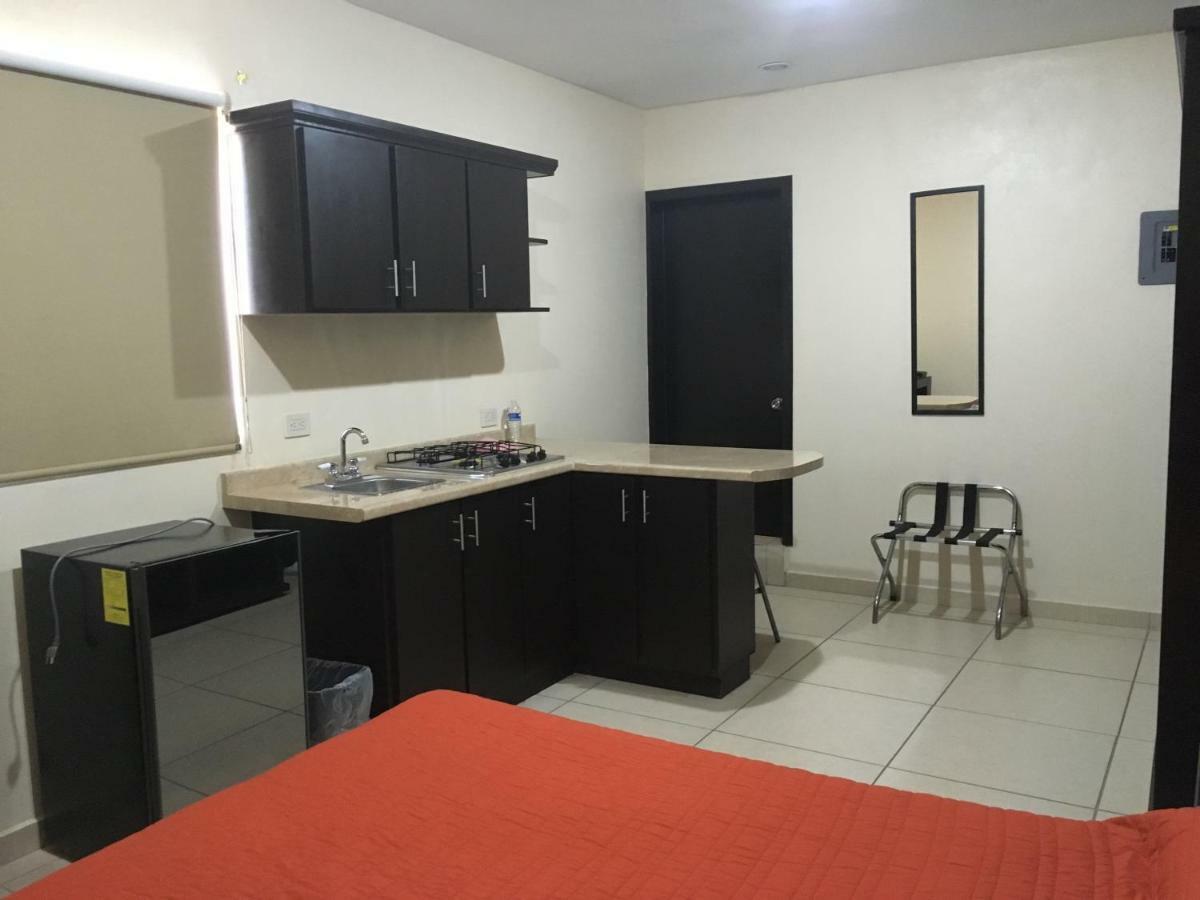 Hgen Rooms & Suites Los Mochis Exterior photo